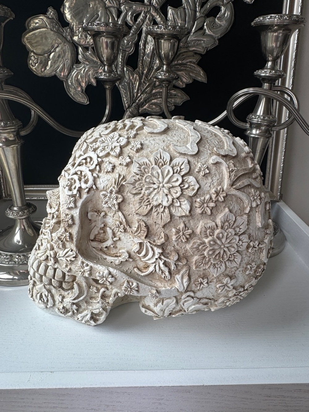 Ornate Floral Carved Skull Accent - Cream Decorative Sculpture - Picture 4 of 6